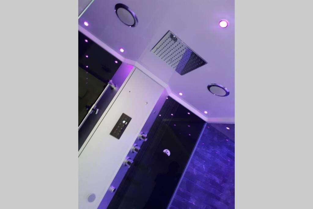 Spa Privatif Love Room, Le Hammam Et Bulles, Chez Nuits Chartraines Chartres Exteriér fotografie