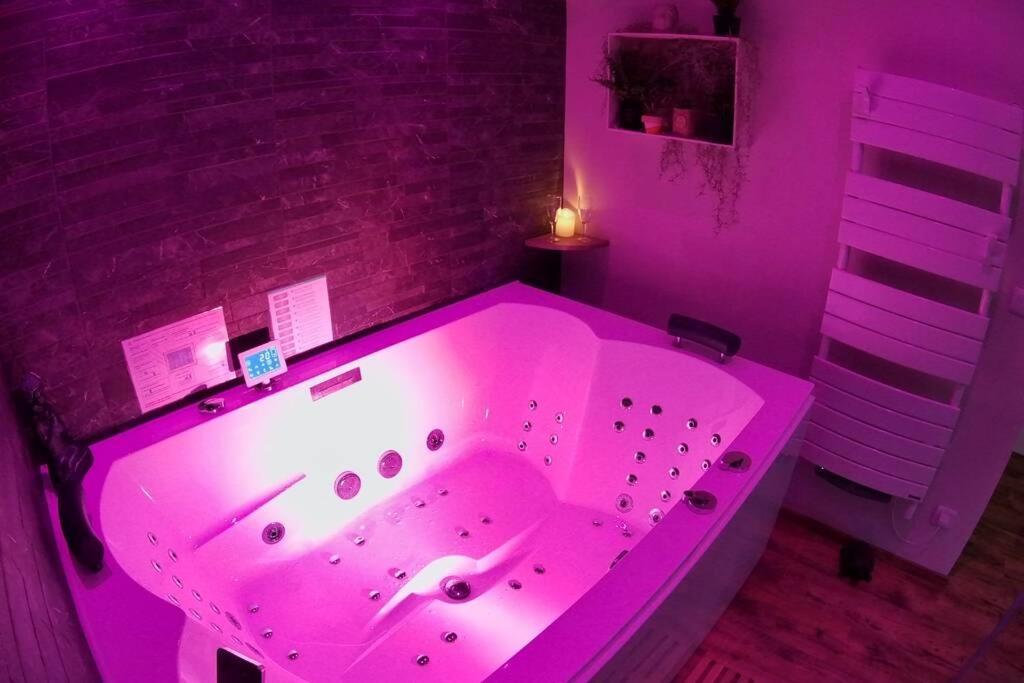 Spa Privatif Love Room, Le Hammam Et Bulles, Chez Nuits Chartraines Chartres Exteriér fotografie