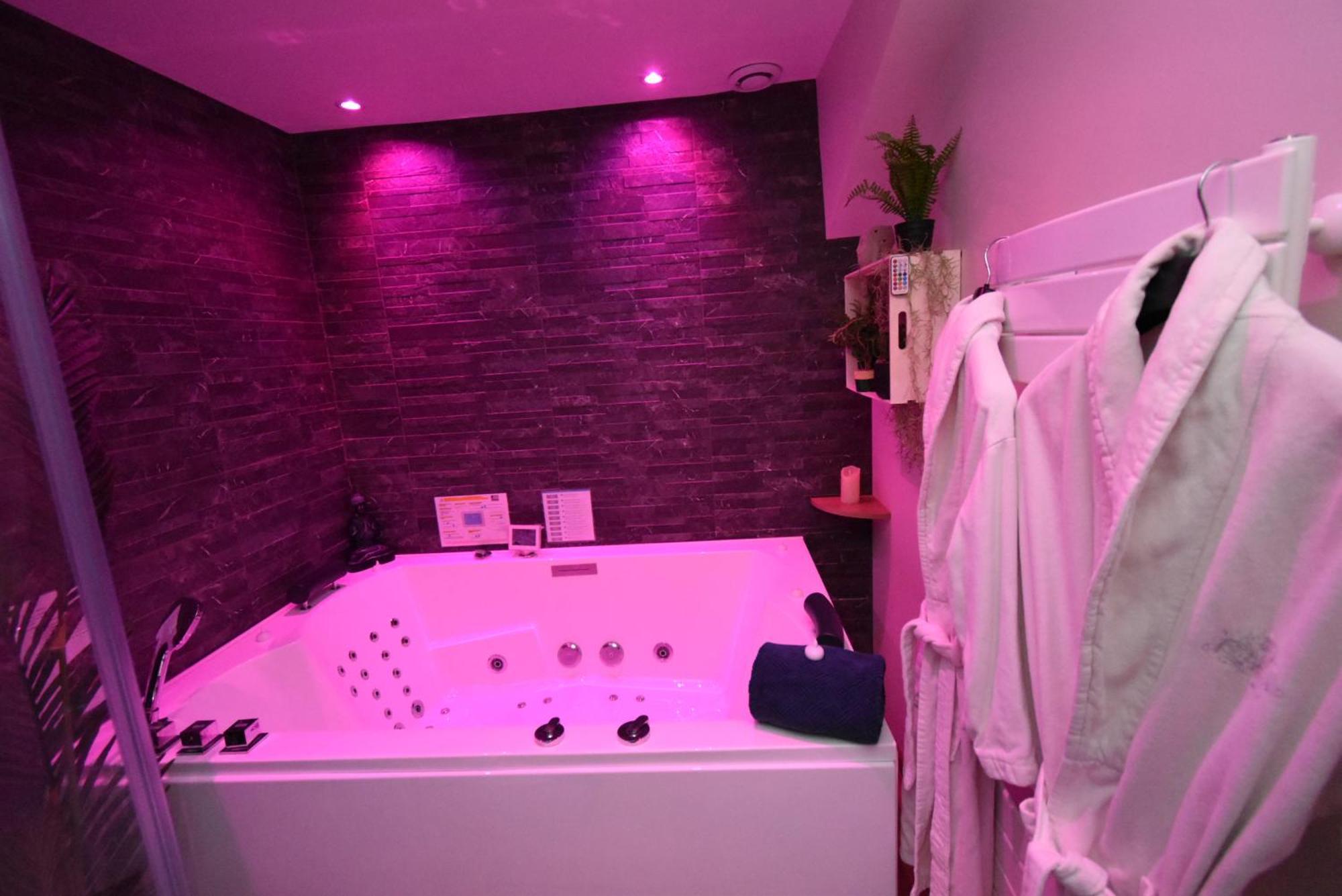 Spa Privatif Love Room, Le Hammam Et Bulles, Chez Nuits Chartraines Chartres Exteriér fotografie